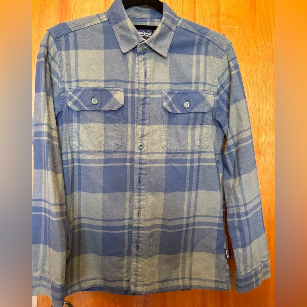 Patagonia Organic Flannel Blue and Green Men’s XS
